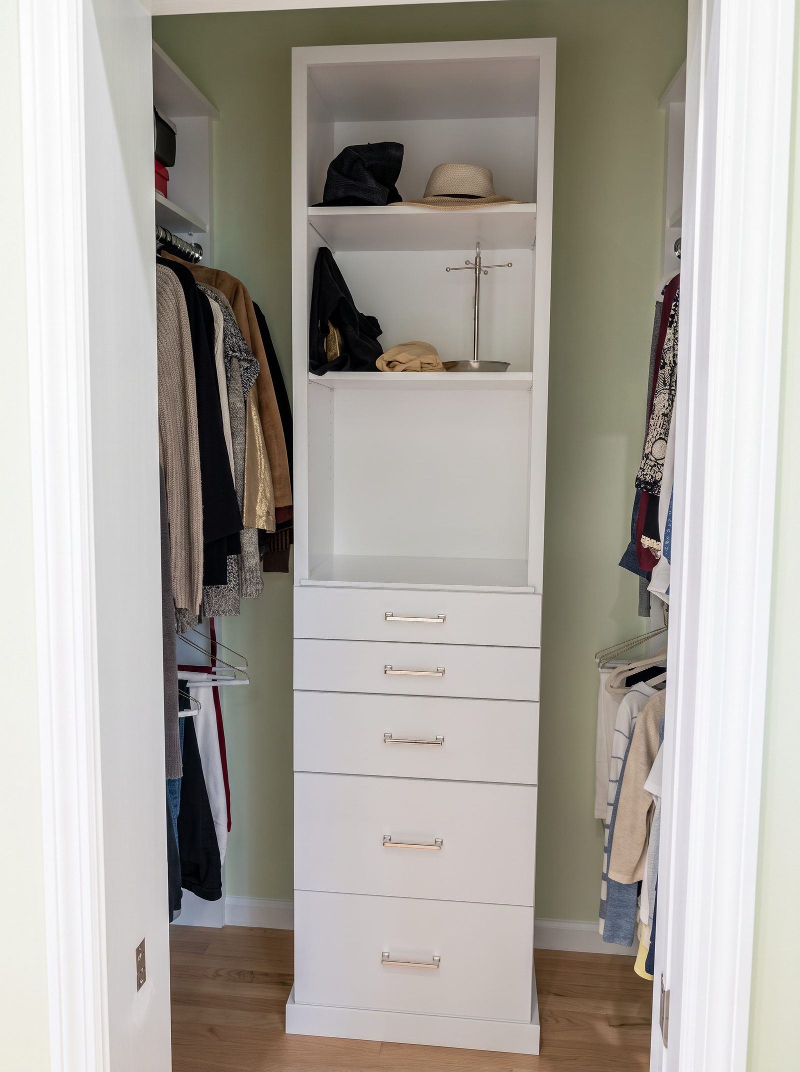 DDB Closet Cabinets