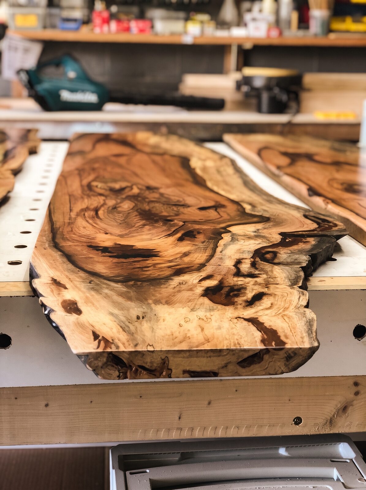 DDB Custom Desks