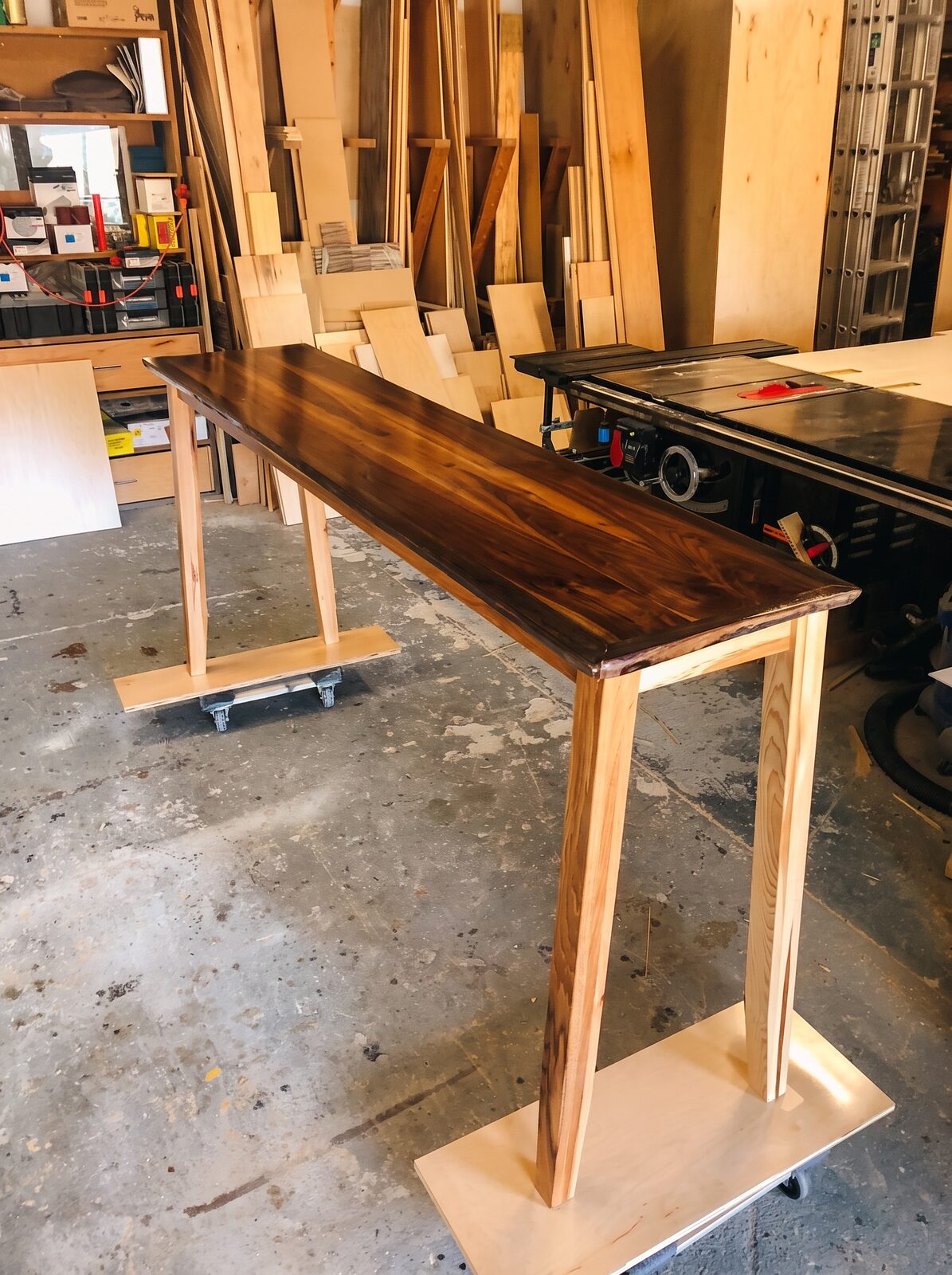 DDB Custom Desks